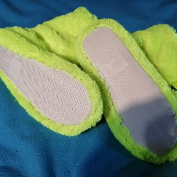 Neon house slippers - Picture 2 of 4
